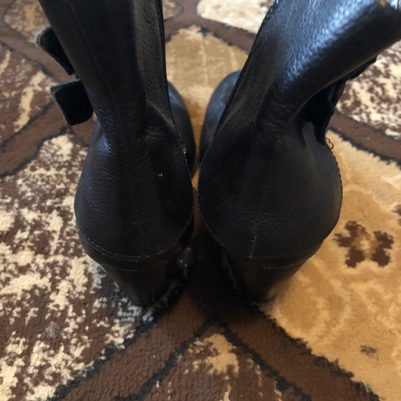 Boots - Picture 4 of 4